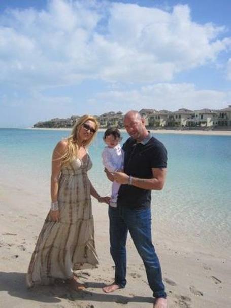 A Dubai con la moglie Raluca Rebedea e la figlia
